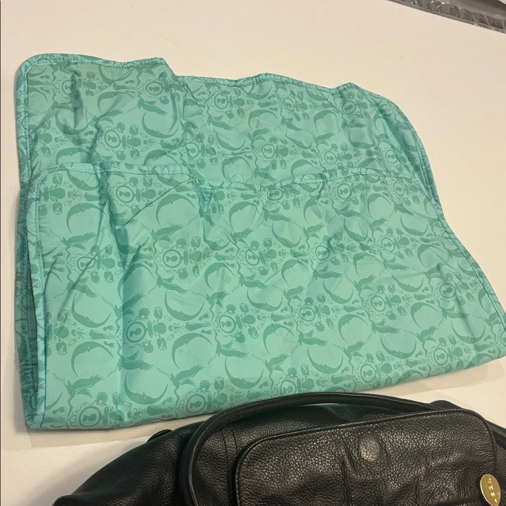 Luxurious NEST Black Leather Baby Diaper Bag that’s more like a high end purse! - Picture 7 of 12